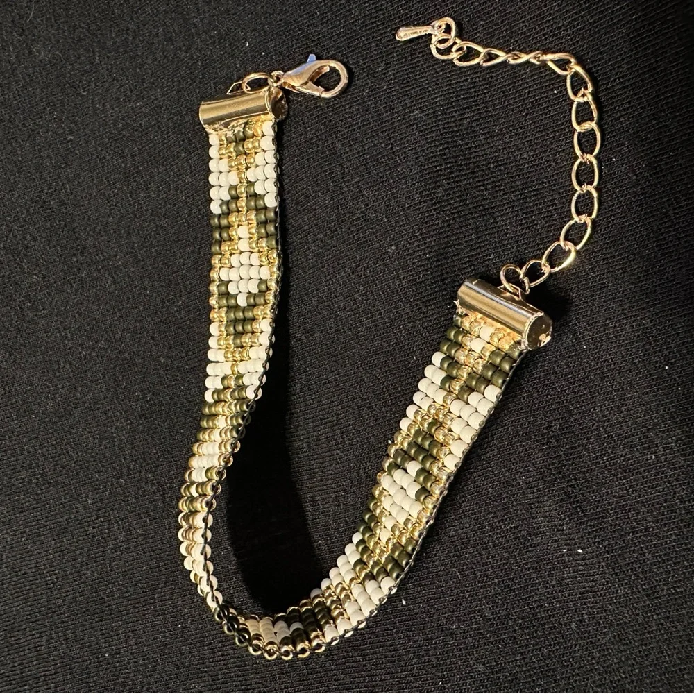 Handmade Beaded Bracelet - Picture 9 of 10